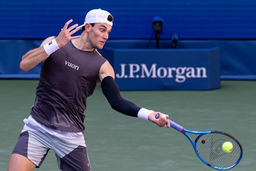 Carlos Alcaraz, Novak Djokovic move on at U.S. Open