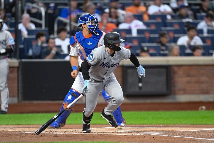 Sloppy defense costs Mets vs. Marlins