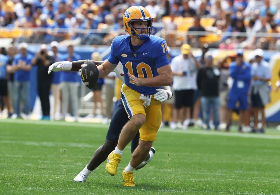 Eli Holstein's 4 TDs help Pitt destroy Duquesne