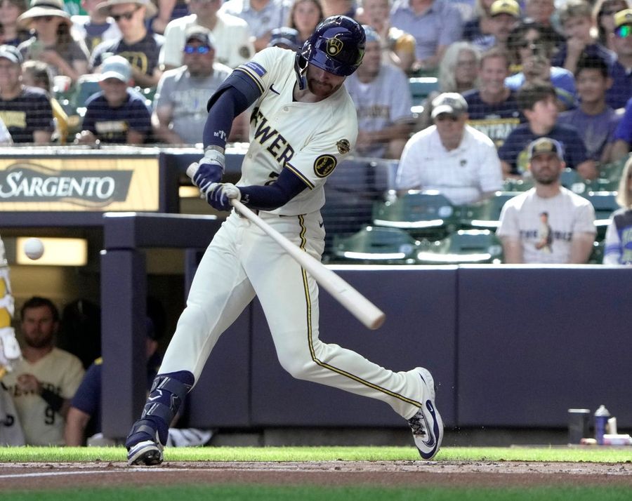 Deadspin | Phillies rally from 5-1 deficit to edge Brewers in slugfest