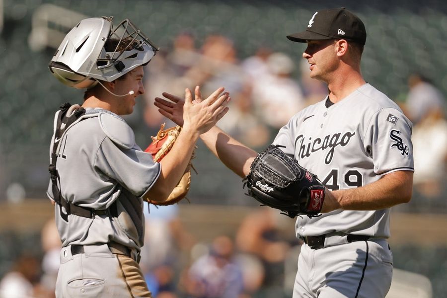 Deadspin | White Sox continue pursuit to 'finish strong' in rematch vs. Twins