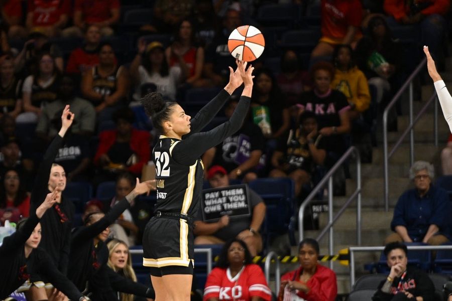 Alysha Clark, 38, signs free agent deal with Wings