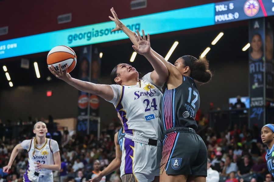 Rhyne Howard y Dream dañan las esperanzas de playoffs de Sparks