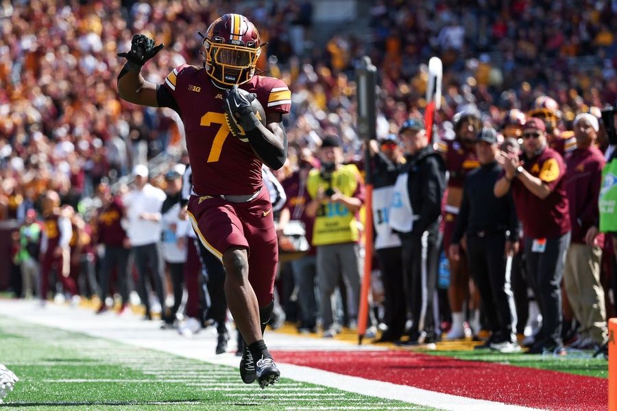 Minnesota dominates Northwestern State behind historic scoring performance