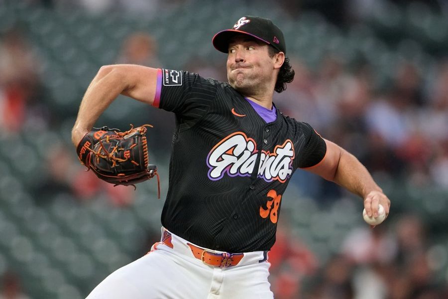 Behind Robbie Ray, Giants chase series win vs. Dodgers
