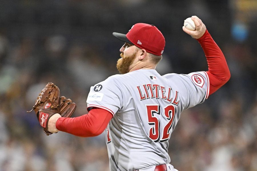 MLB: Cincinnati Reds at San Diego Padres