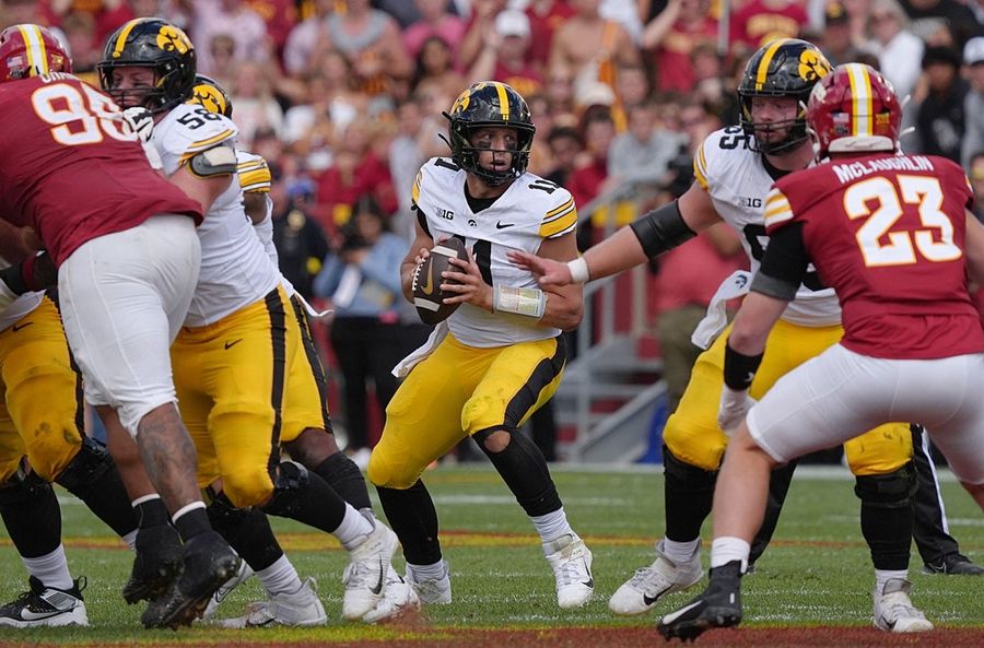 Mark Gronowski, Iowa aim to ignite offense vs. UMass