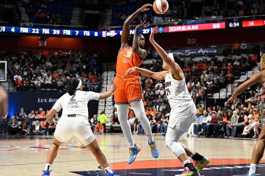 Informe: Los dueños de los Rockets en conversaciones para comprar y reubicar el Sun de la WNBA