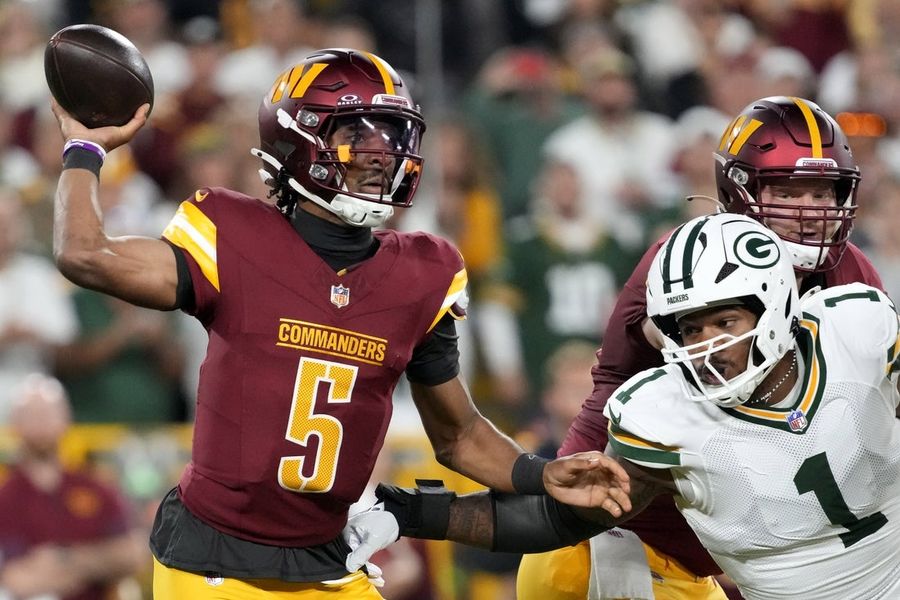 Report: Jayden Daniels' (knee) Week 3 status in doubt