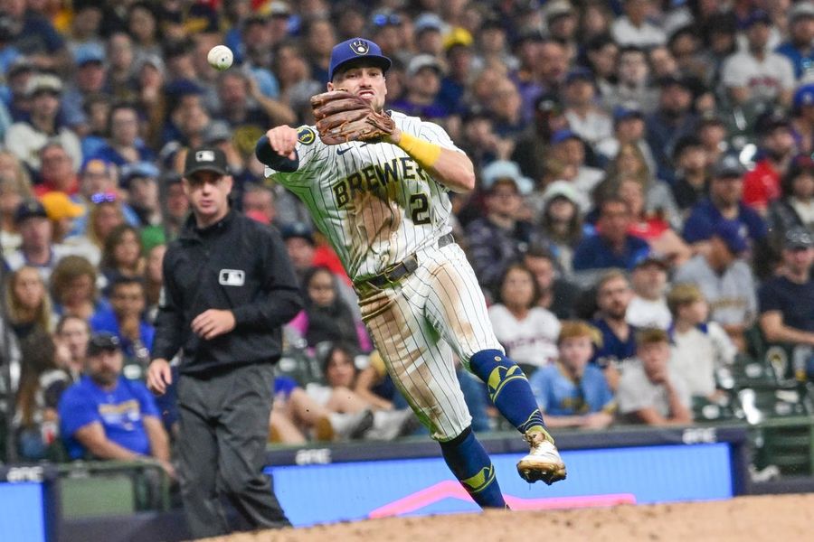 MLB: St. Louis Cardinals at Milwaukee Brewers