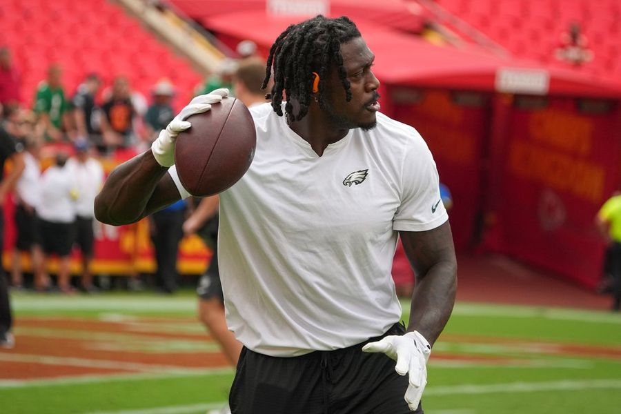 Eagles WR A.J. Brown clarifies comments about 'meeting'