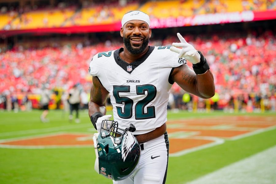 Eagles pass-rusher Za'Darius Smith announces retirement