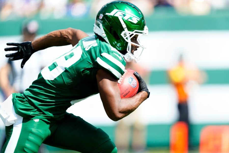 Jets waive Isaiah Williams after MNF fumble
