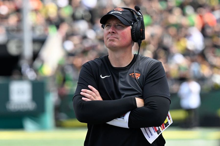 NCAA Football: Oregon State at Oregon