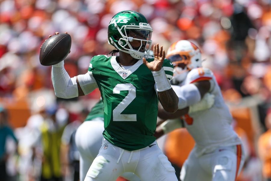 Lesión de rodilla que afecta al mariscal de campo de los Jets, Tyrod Taylor