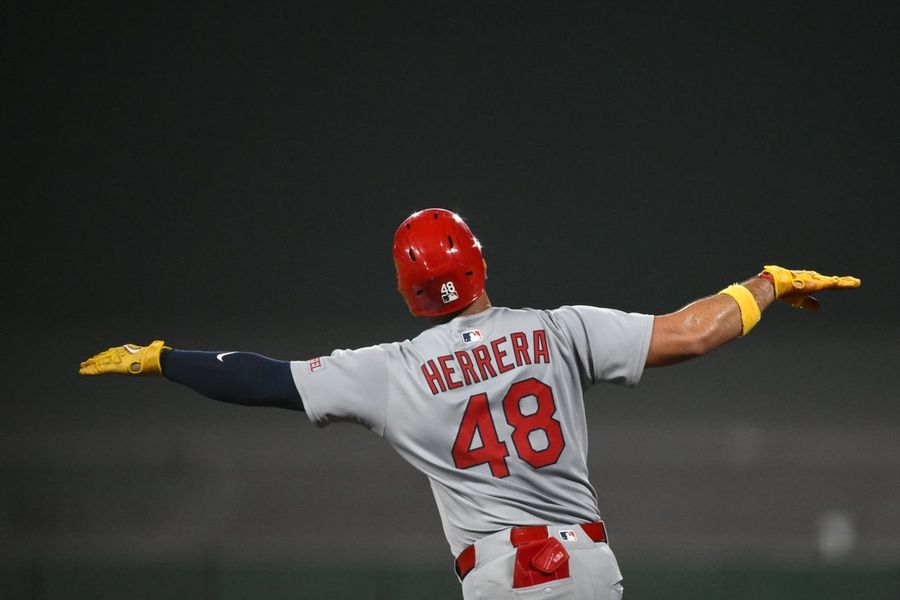 Brendan Donovan conecta 4 dobles y los Cardenales eliminan a los Gigantes