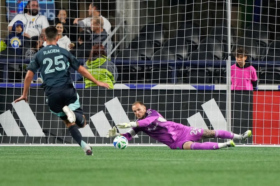 Sounders hold off late Timbers rush to notch 8th shutout of season