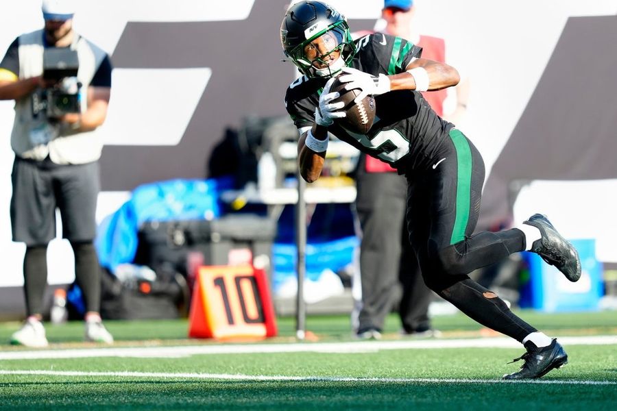 Report: Jets WR Garrett Wilson (knee) avoids ‘serious’ injury