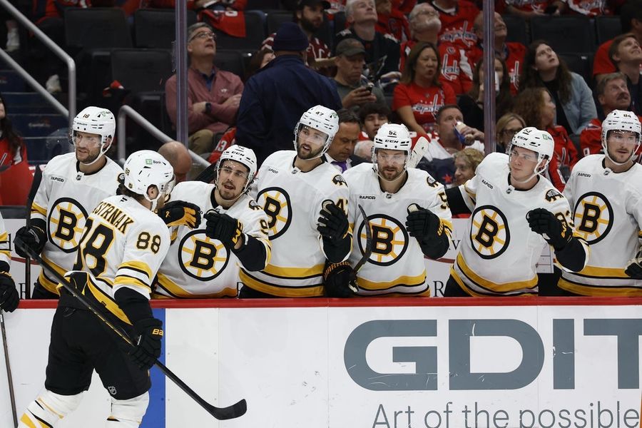 David Pastrnak impulsa a los Bruins a superar a los Capitals en el debut como entrenador de Marco Sturm
