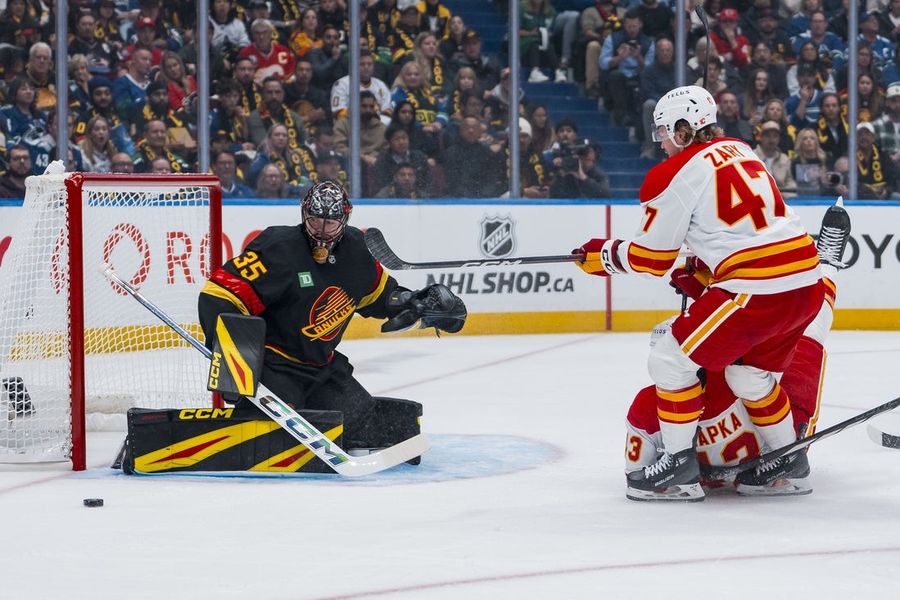 NHL: Calgary Flames at Vancouver Canucks
