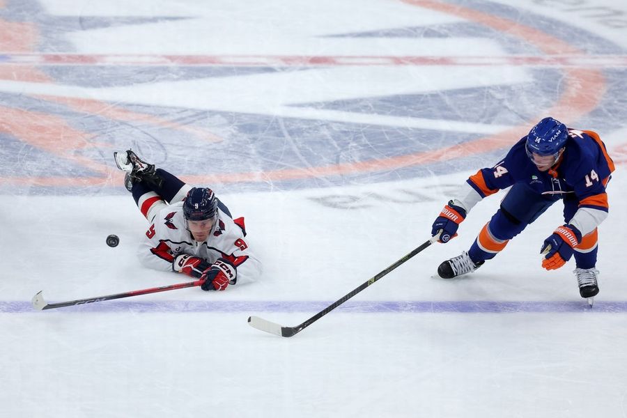 NHL: Washington Capitals at New York Islanders