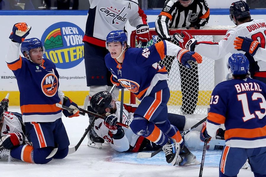 NHL: Washington Capitals at New York Islanders
