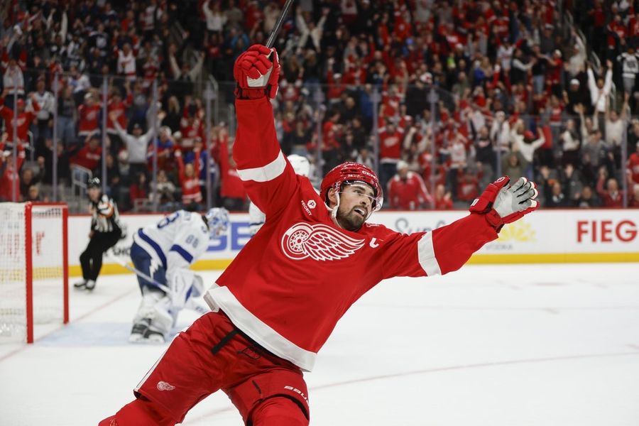 NHL: Tampa Bay Lightning at Detroit Red Wings