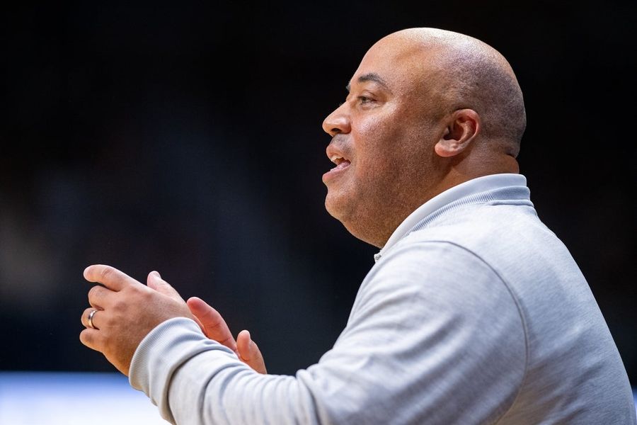 Notre Dame's 3-point accuracy sinks Long Island in opener