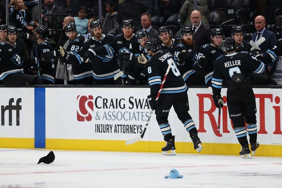 Resumen de la NHL: El hat-trick de Nick Schmaltz le da a Mammoth la victoria sobre los Sharks