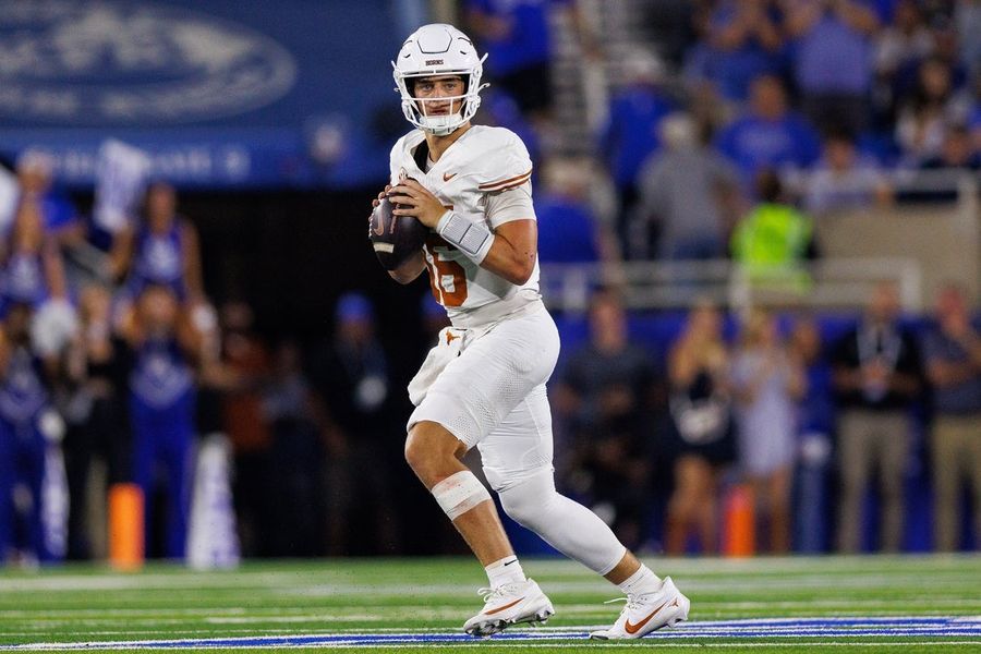 NCAA Football: Texas at Kentucky