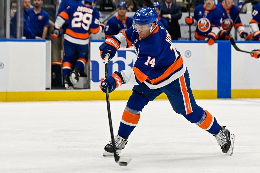 NHL: Detroit Red Wings at New York Islanders
