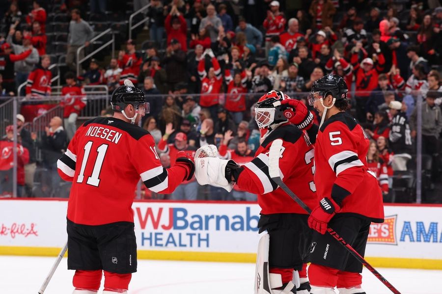 NHL: San Jose Sharks at New Jersey Devils