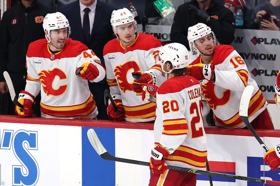 NHL: Calgary Flames at Winnipeg Jets