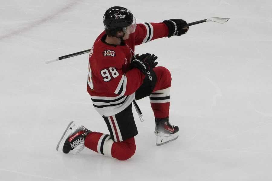 Finding groove, Blackhawks face mistake-prone Oilers