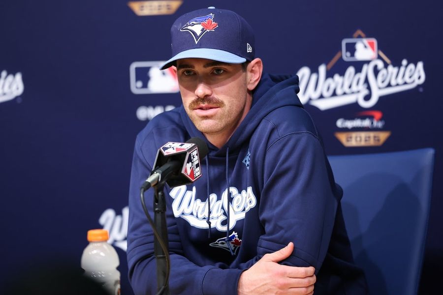 Shane Bieber, dos Blue Jays, está pronto para estrear na temporada contra os Astros.