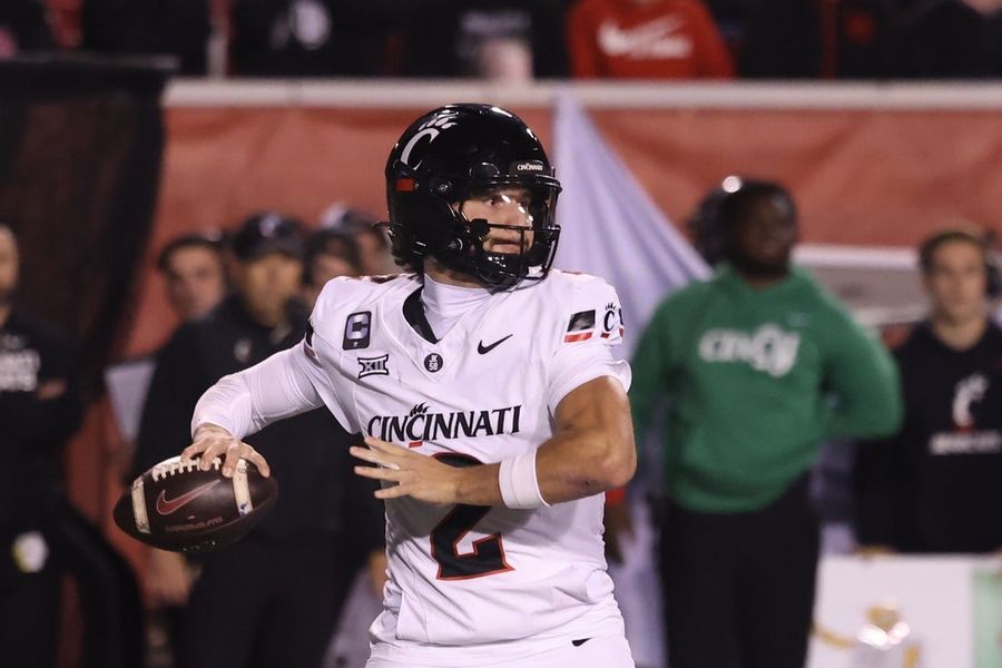 NCAA Football: Cincinnati at Utah