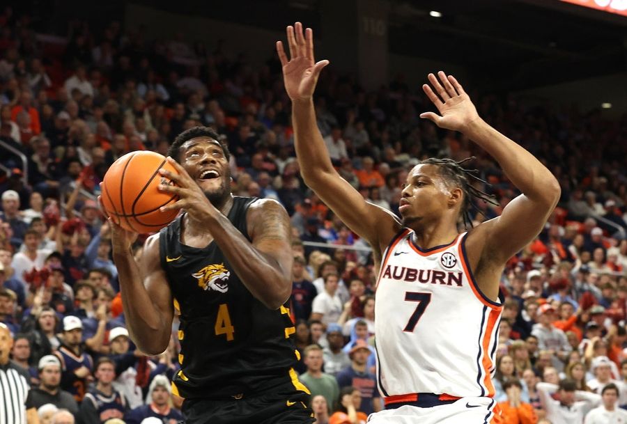 No. 20 Auburn hangs on to take down Bethune-Cookman in OT