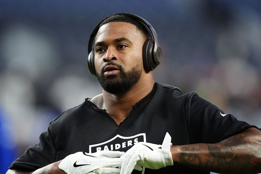 Vikings' Jamal Adams carted off field vs. Giants