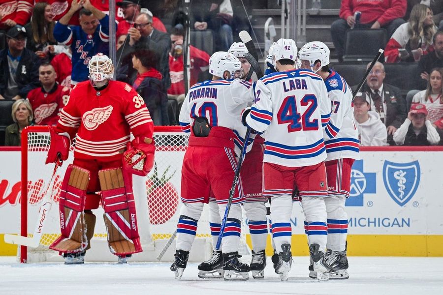 NHL: New York Rangers at Detroit Red Wings