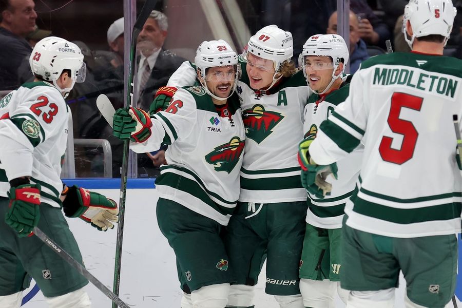 Mats Zuccarello debuta en casa esta temporada cuando los Wild se enfrenten a los Flames.