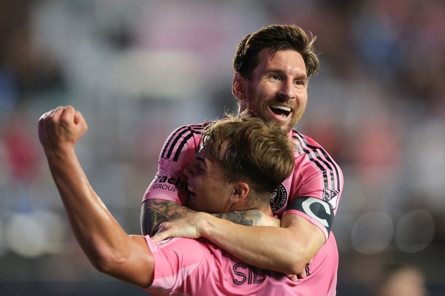 Lionel Messi scores twice, Inter Miami advances past Nashville