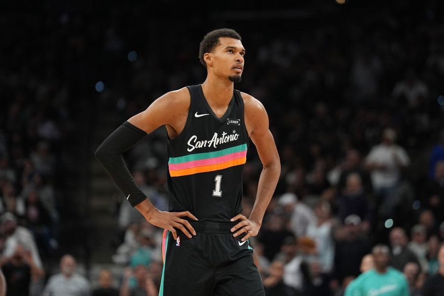 El pívot de los Spurs, Victor Wembanyama (pantorrilla), se perderá el partido contra los Kings.