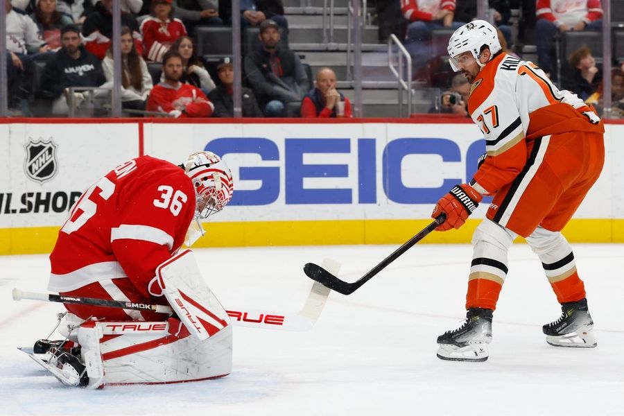 NHL: Anaheim Ducks at Detroit Red Wings