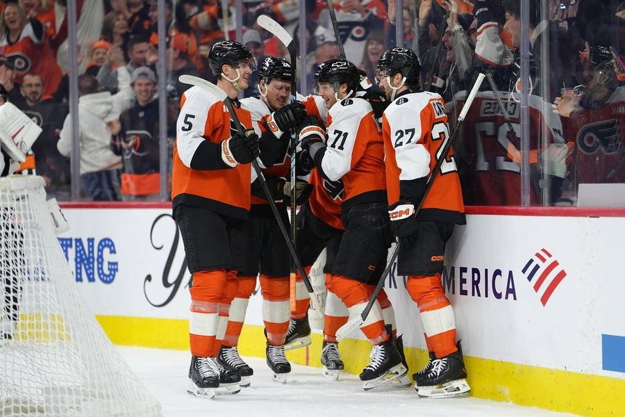 NHL: New Jersey Devils at Philadelphia Flyers