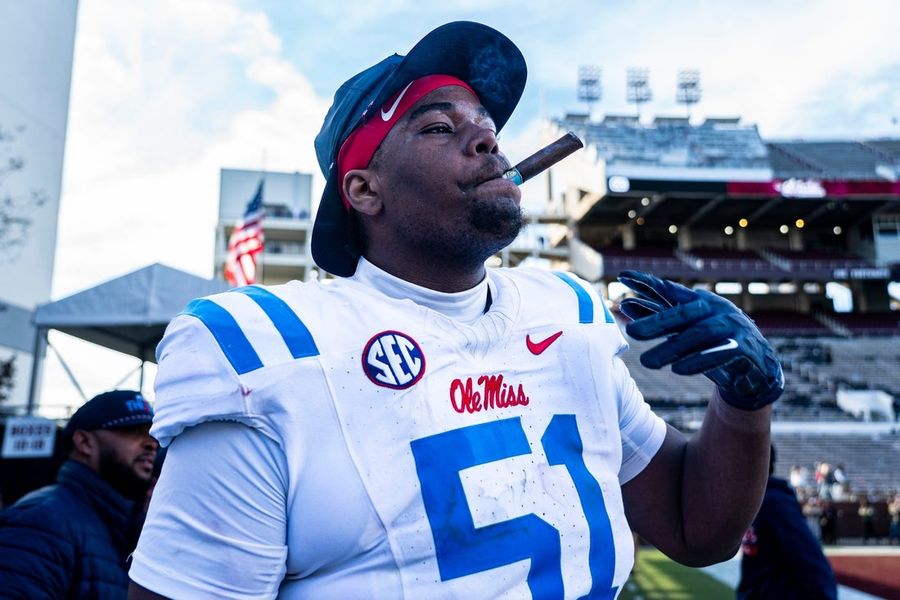Report: Clemson notifies LSU playing former pros would breach contract