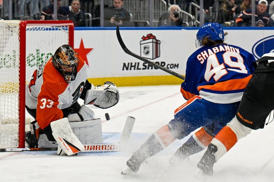 Flyers blow 3-goal lead before topping Islanders in shootout
