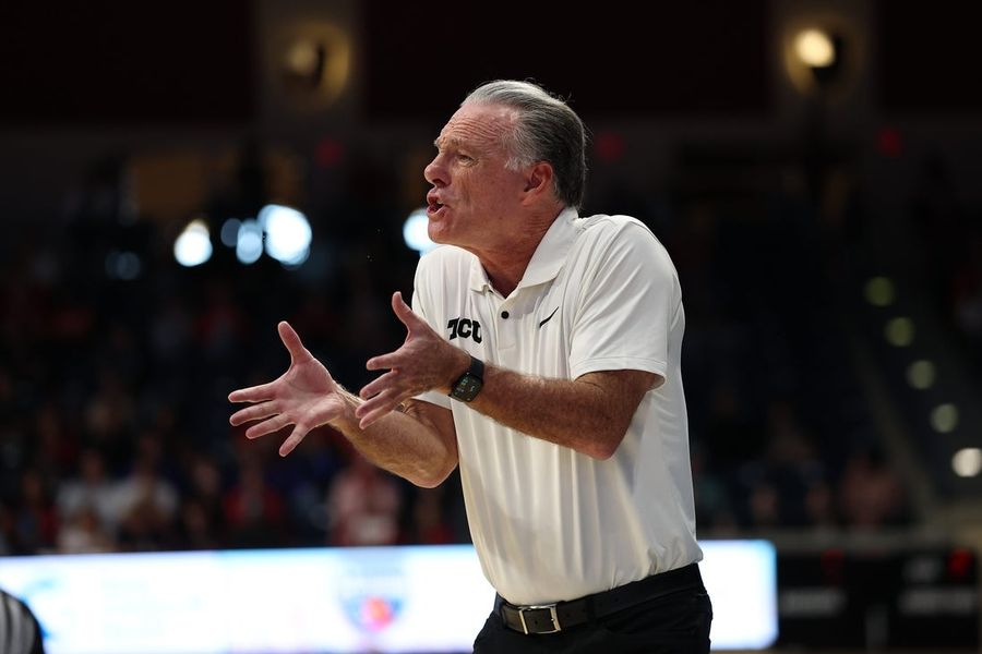 NCAA Basketball: Rady Children's Invitational-Championship