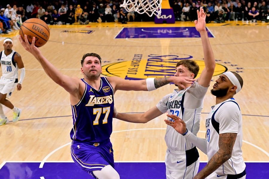 NBA: Dallas Mavericks at Los Angeles Lakers