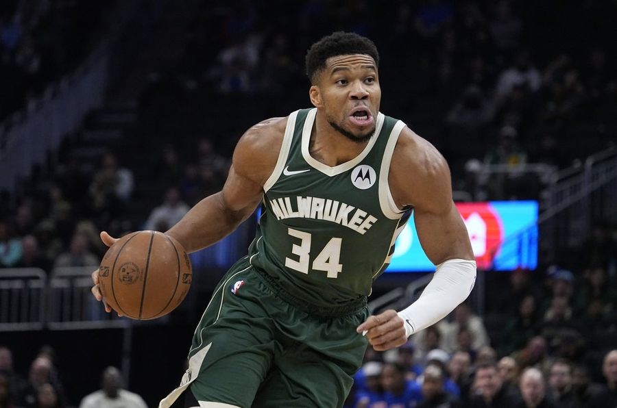 NBA: Detroit Pistons at Milwaukee Bucks