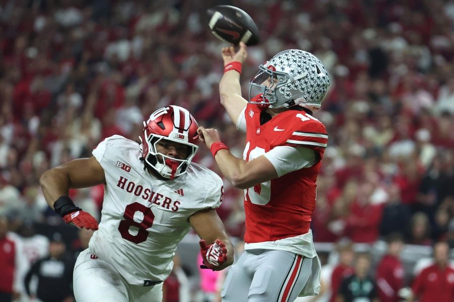 Hurt celebrating, Hoosiers DE Stephen Daley in doubt for playoff